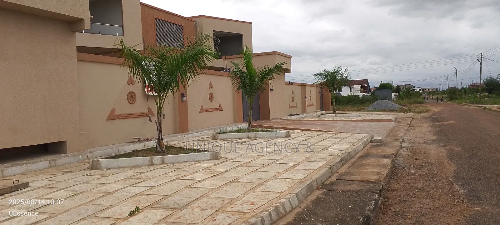 4bdrm Duplex in East Legon for rent
