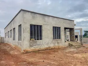 4bdrm House in Takoradi for sale