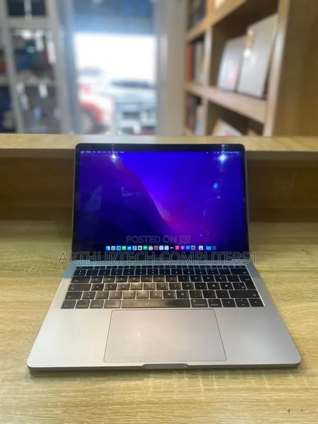 超美品 MacBookPro 2020 Core i7 32G SSD 1TB macbook pro 2020 