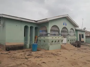 5bdrm House in Near Sofoline, Kumasi Metropolitan for sale