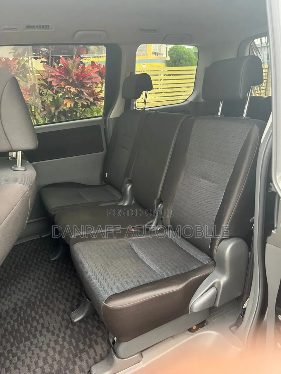 Toyota Voxy 2011 Black