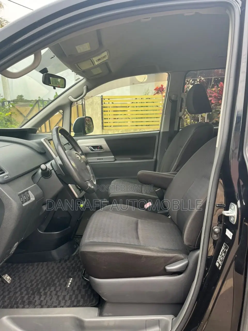 Toyota Voxy 2011 Black