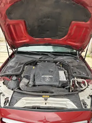 Mercedes-Benz C300 Base Sedan RWD (2.0L 4cyl 7A) 2017 Red