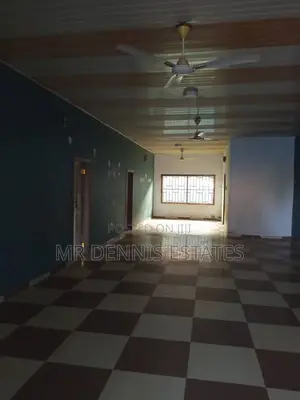 4bdrm House in Westhills Mall for rent
