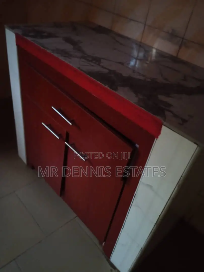 4bdrm House in Westhills Mall for rent
