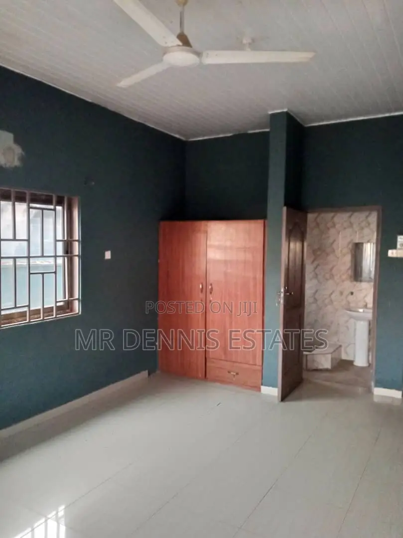 4bdrm House in Westhills Mall for rent