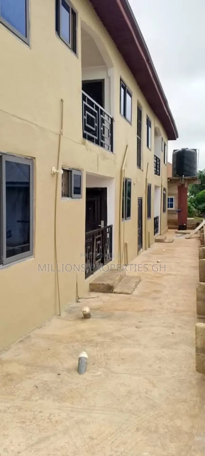 16bdrm Block of Flats in Millions Properties, Kumasi Metropolitan