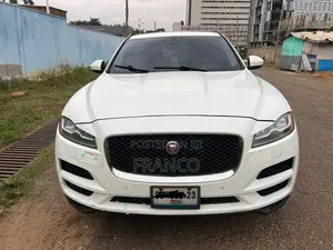 Jaguar F-Pace 30t Premium AWD 2019 White