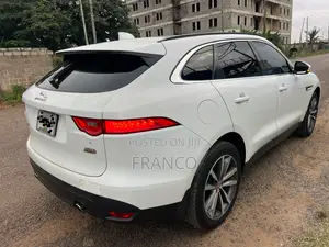 Jaguar F-Pace 30t Premium AWD 2019 White