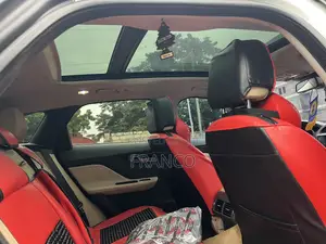 Jaguar F-Pace 30t Premium AWD 2019 White