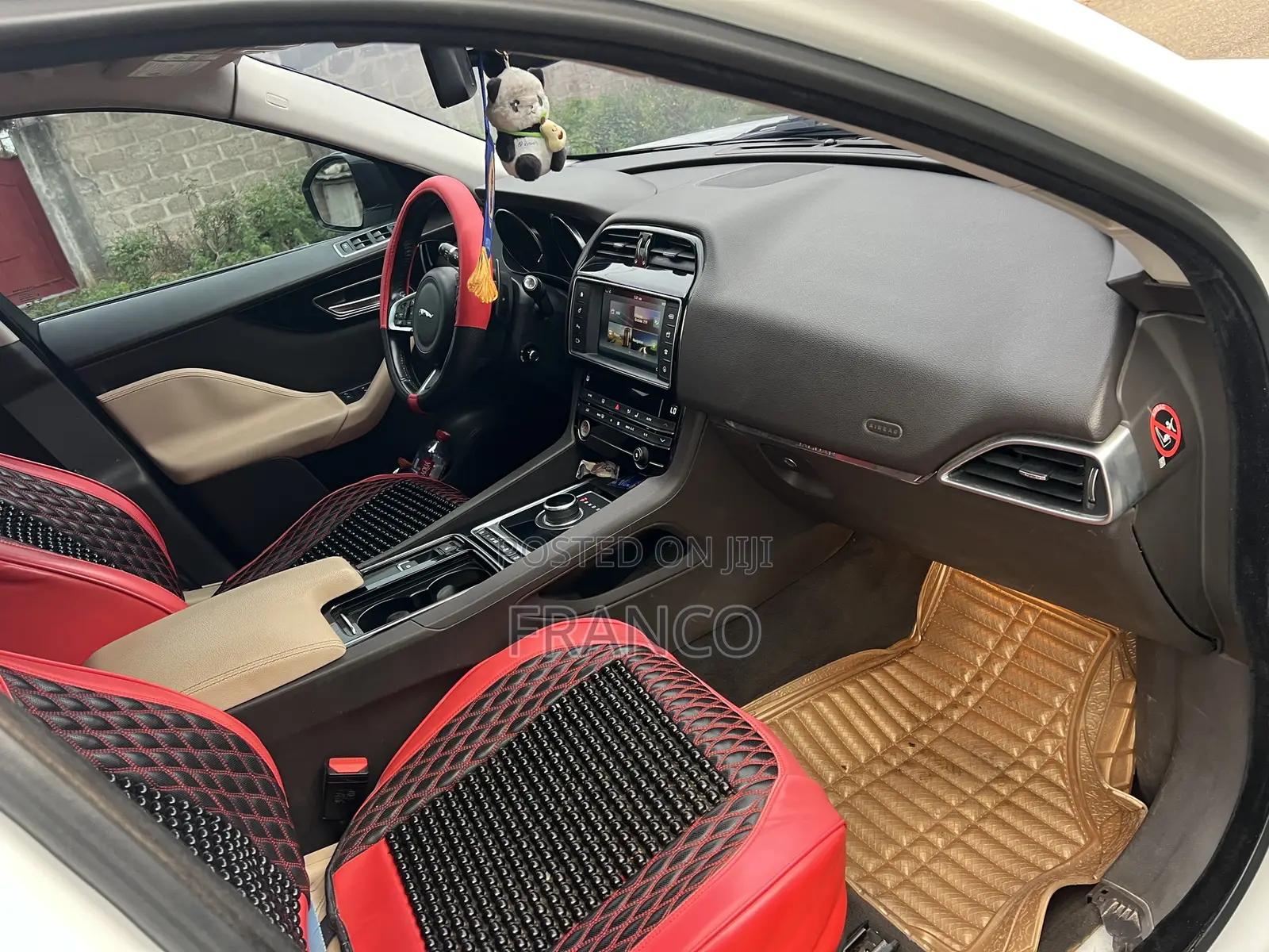 Jaguar F-Pace 30t Premium AWD 2019 White