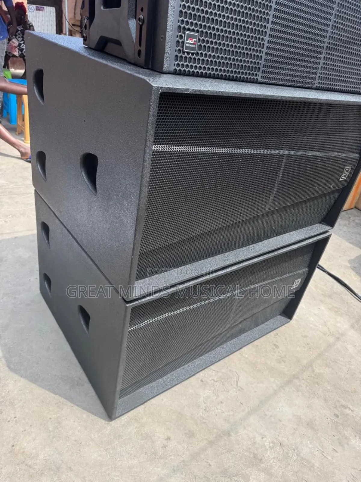 A Pair of Martin Audio Bass Speaker and Jac 12inches Line Array SPK