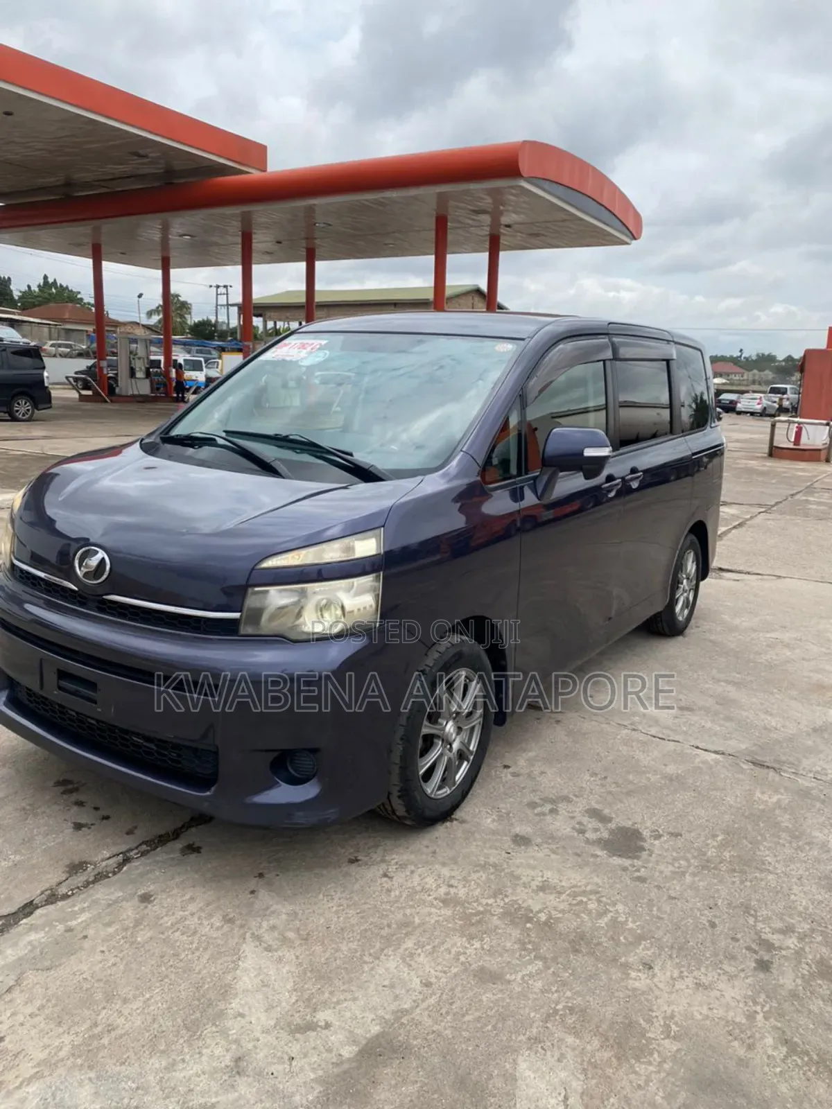 Toyota Voxy 2013 Gray