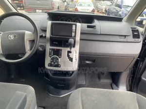 Toyota Voxy 2013 Gray