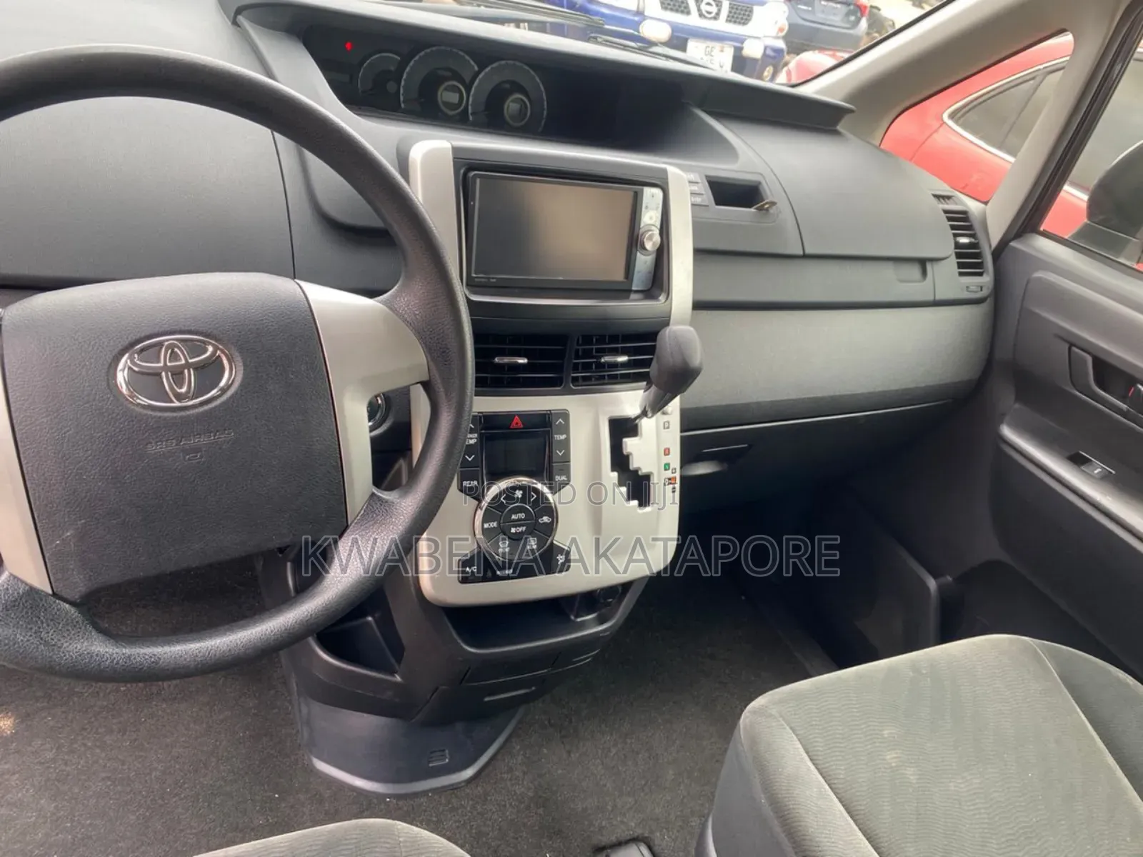 Toyota Voxy 2013 Gray