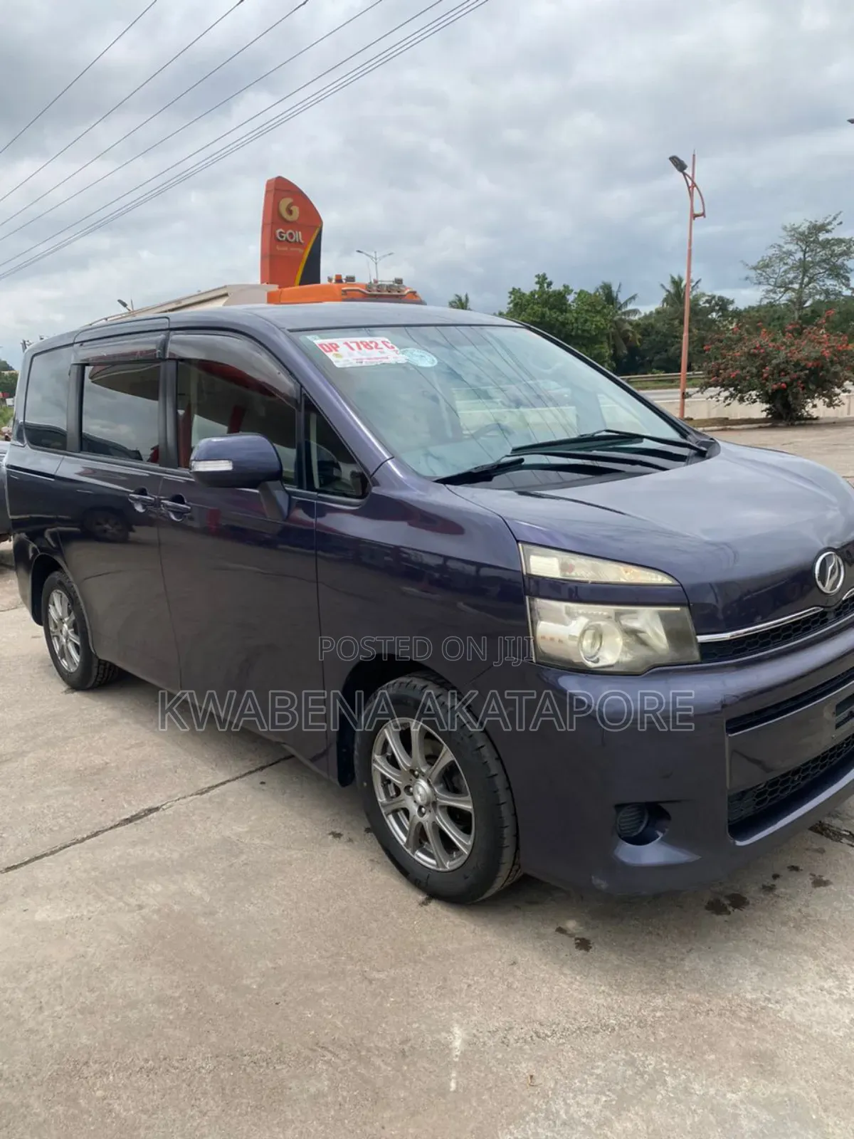 Toyota Voxy 2013 Gray