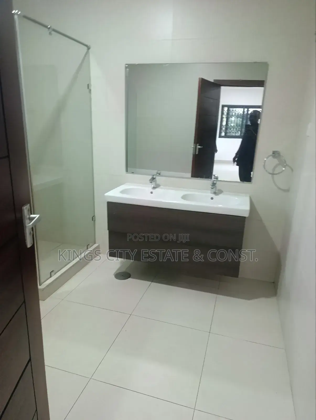 4bdrm House in Kings City Estate &, Airport Residential Area for rent