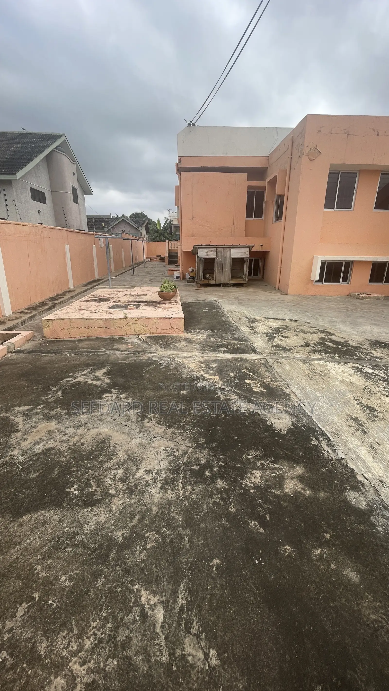 6bdrm House in Dome for sale