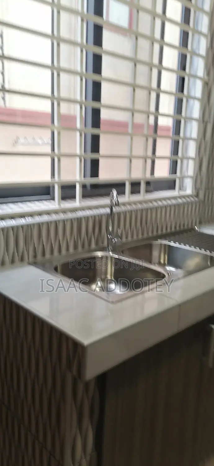 2bdrm Apartment in Sakumono Estate, Spintex for rent