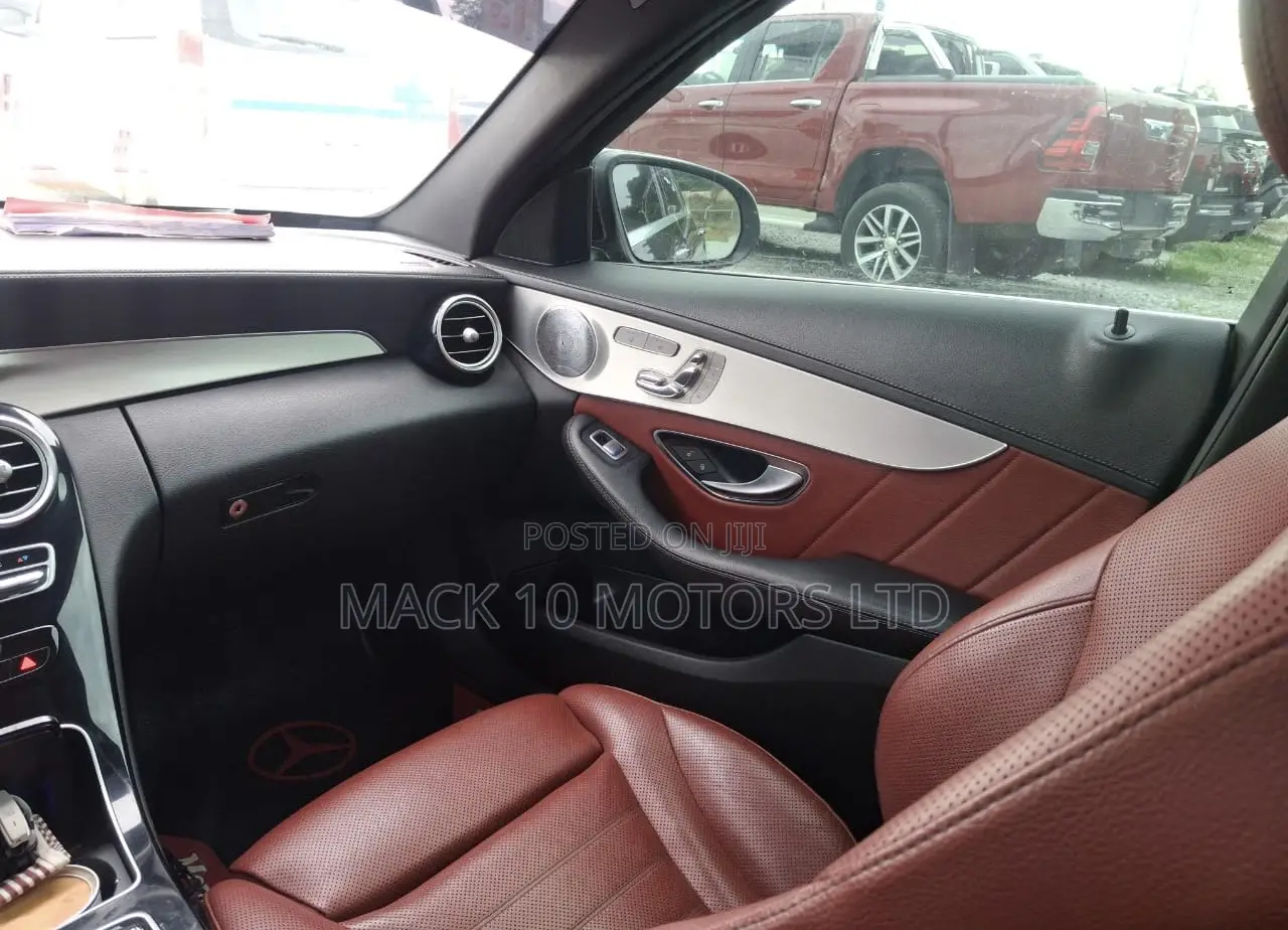 Mercedes-Benz C300 2016 Black