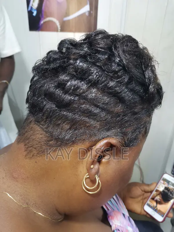 Beautician (Hair, Nails, Facials, Makeup) Wanted In Adenta