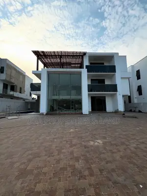 7bdrm House in Adjiringanor, Ability for sale