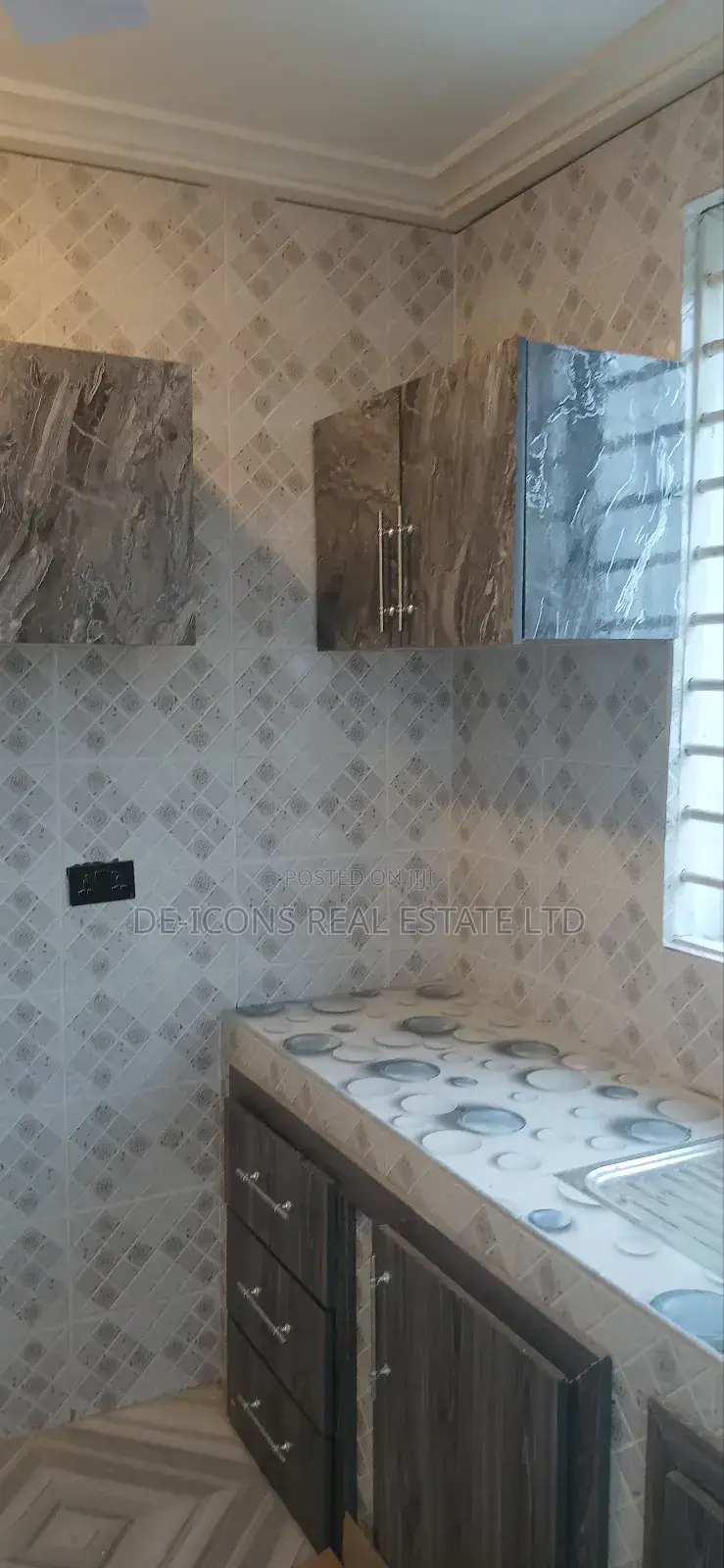 2bdrm Duplex in De-Icons Real Estate, Awutu Senya East Municipal