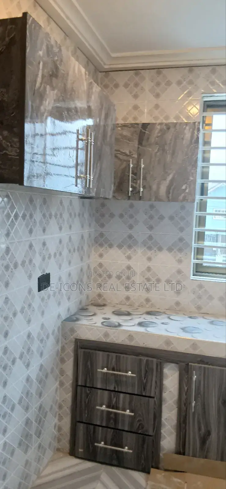 2bdrm Duplex in De-Icons Real Estate, Awutu Senya East Municipal