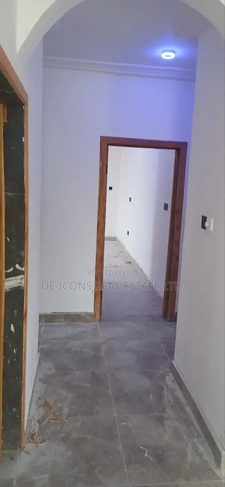 2bdrm Duplex in De-Icons Real Estate, Awutu Senya East Municipal