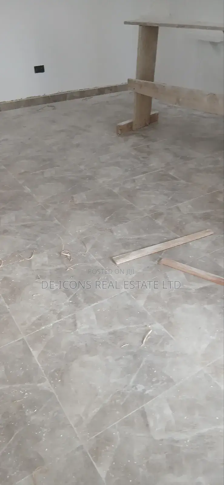 2bdrm Duplex in De-Icons Real Estate, Awutu Senya East Municipal