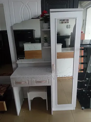Outreach Dressing Mirror