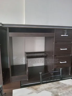 Phare Office Table