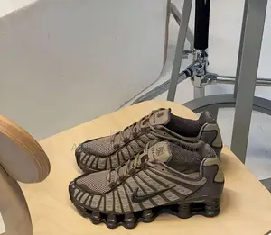 Nike Shox Sneaker Brown Available
