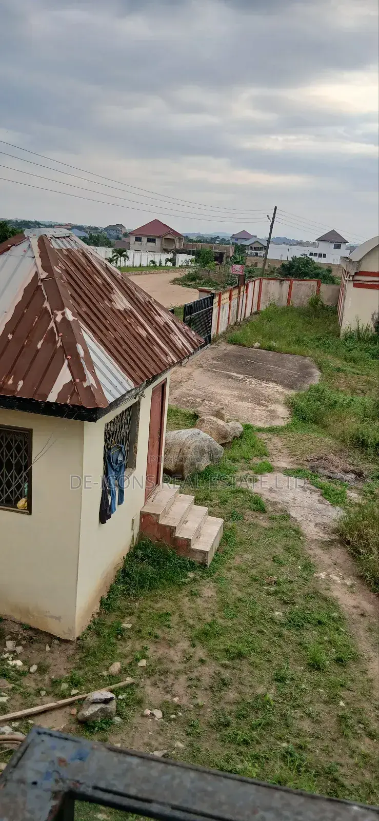 Strategically Located Warehouse in Kasoa for Sale