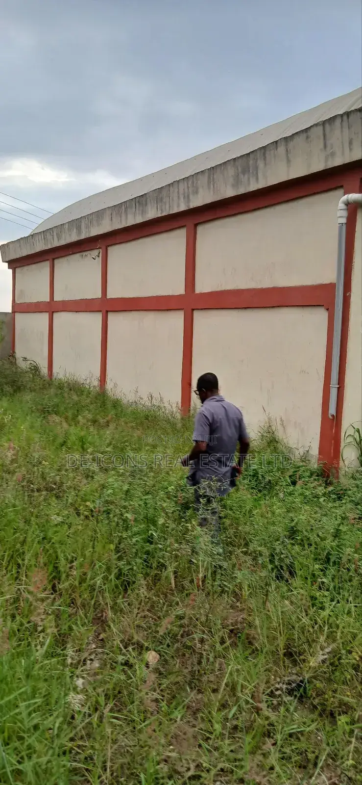 Strategically Located Warehouse in Kasoa for Sale