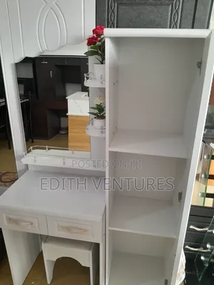 Mirror - Mirror With Makeup Kits Storage
