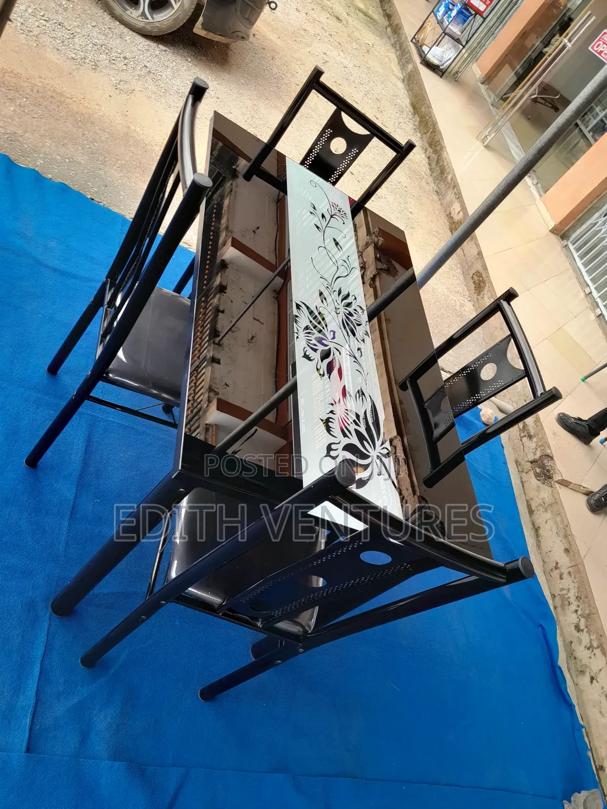 Carefully Selected Dining Set
