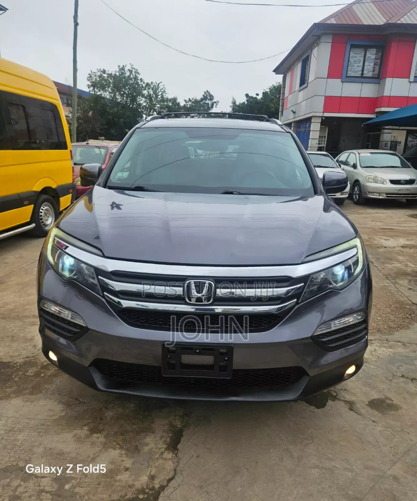 Honda Pilot Touring 4dr SUV 4WD (3.5L 6cyl 9A) 2017 Gray