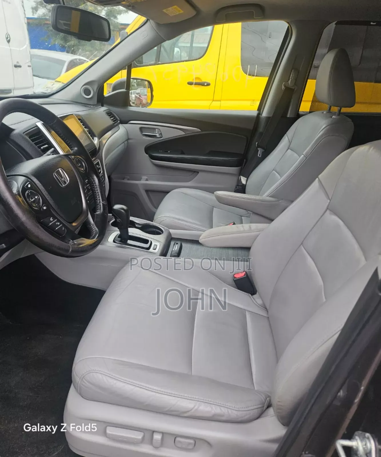 Honda Pilot Touring 4dr SUV 4WD (3.5L 6cyl 9A) 2017 Gray