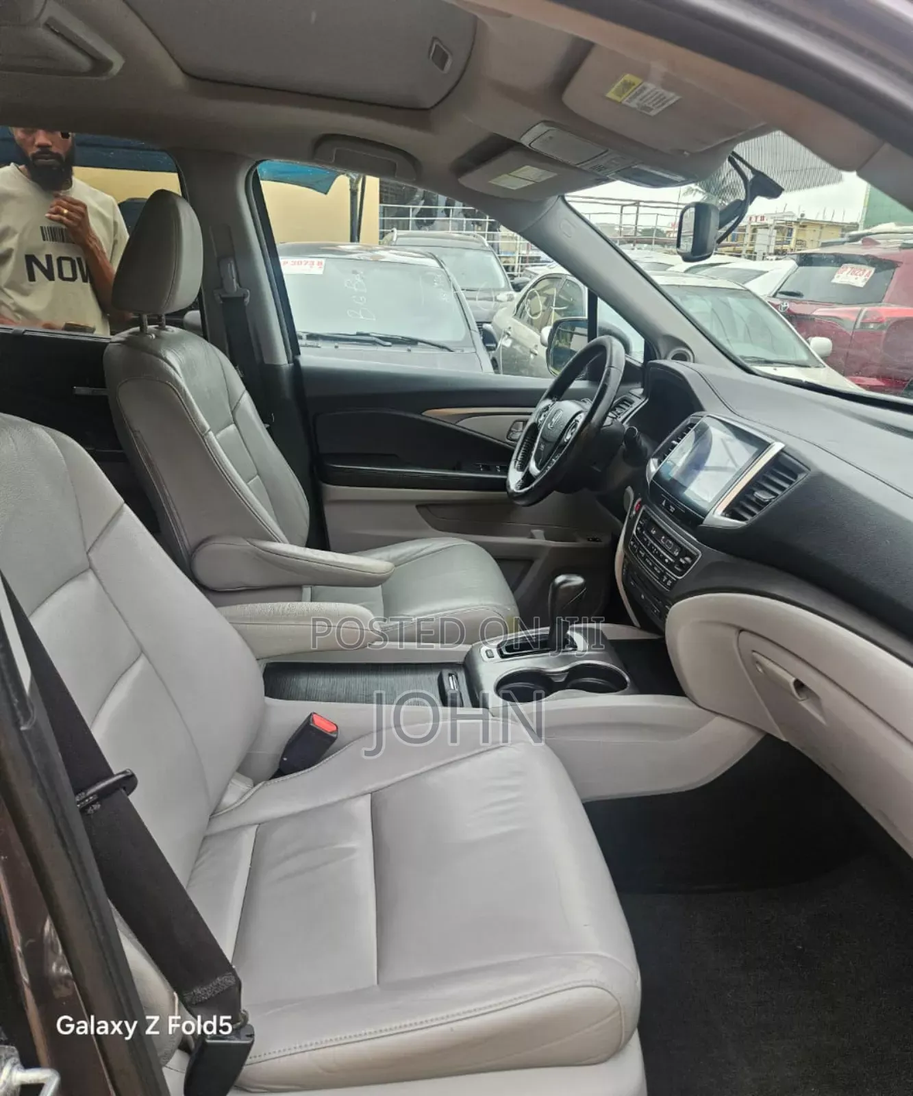 Honda Pilot Touring 4dr SUV 4WD (3.5L 6cyl 9A) 2017 Gray
