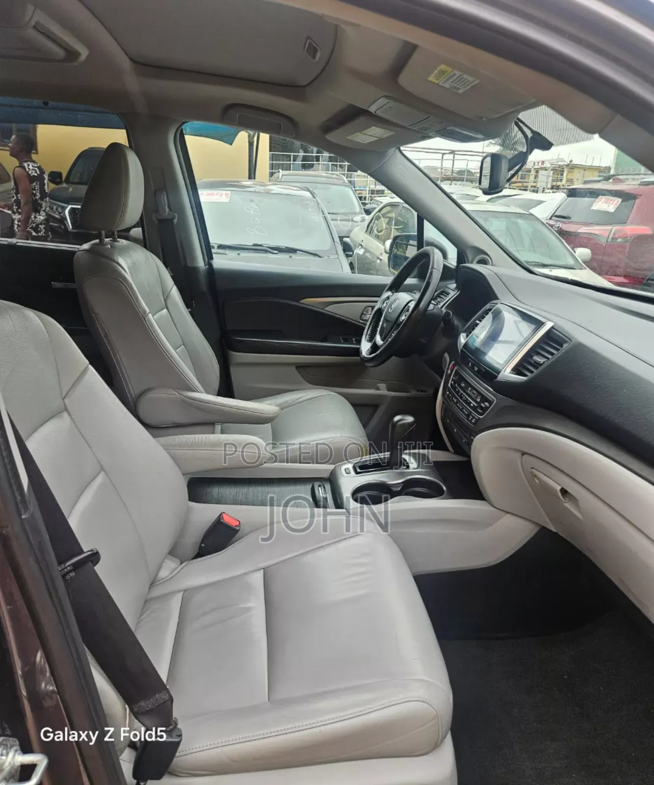 Honda Pilot Touring 4dr SUV 4WD (3.5L 6cyl 9A) 2017 Gray