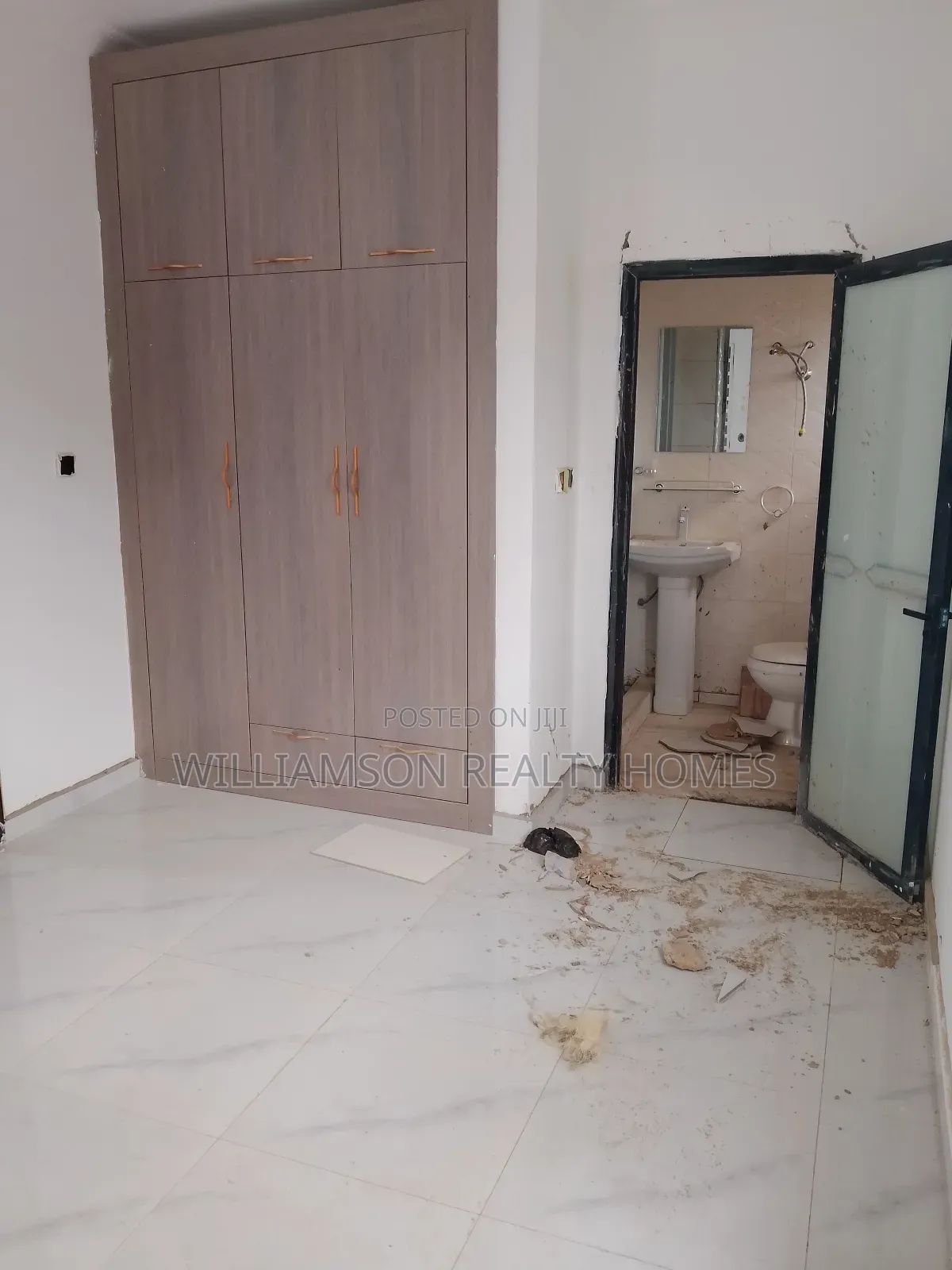 3bdrm Duplex in Hfc Estate Area, Spintex for sale
