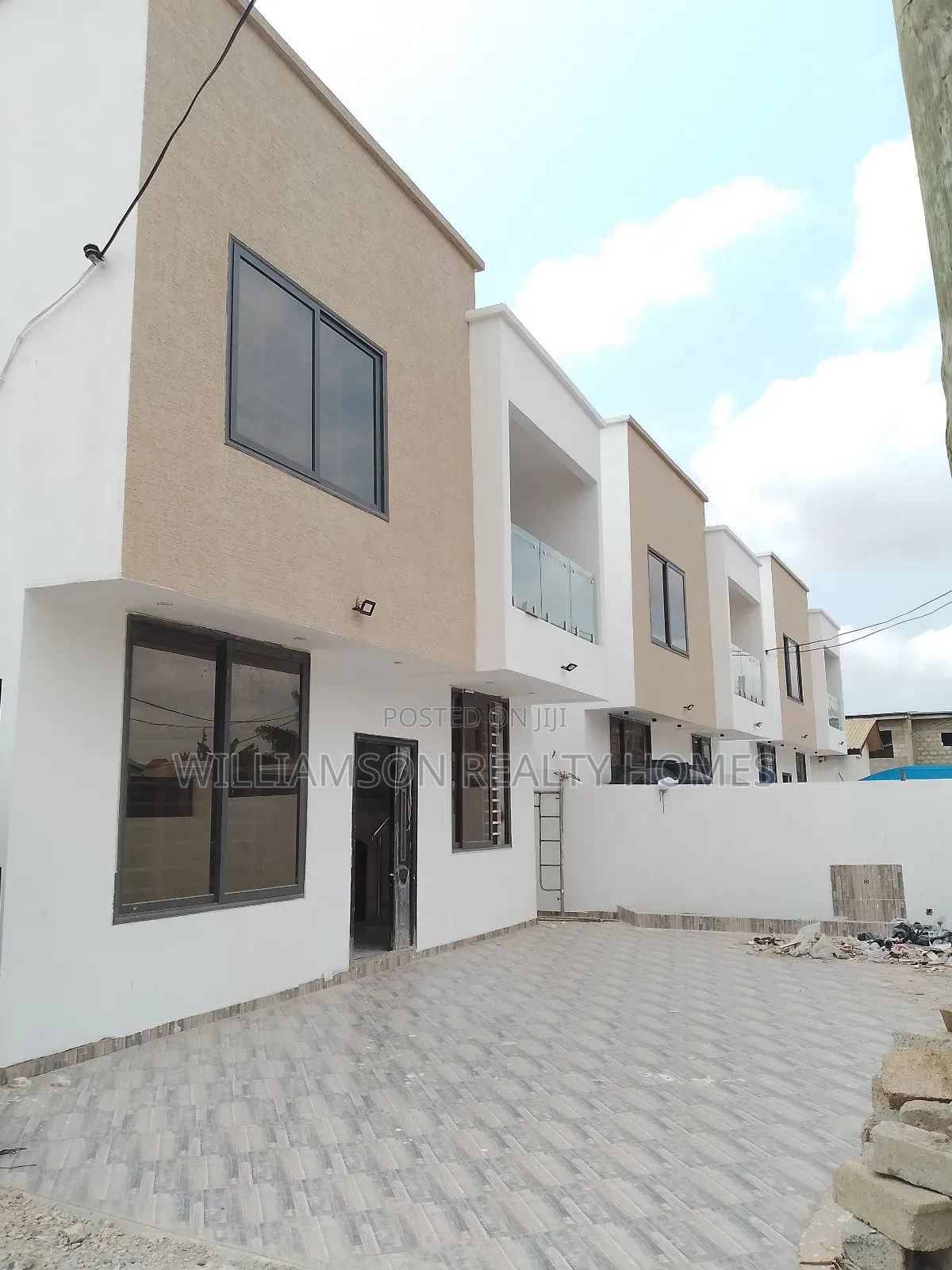 3bdrm Duplex in Hfc Estate Area, Spintex for sale