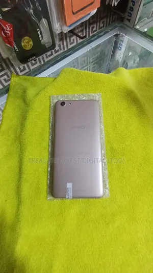 Vivo Y71 32 GB Gold