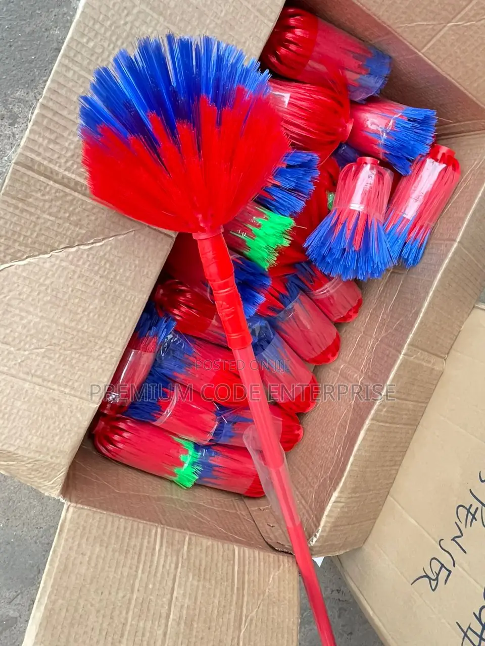 Adjustable Spider Broom / Cobweb Ceiling Brush