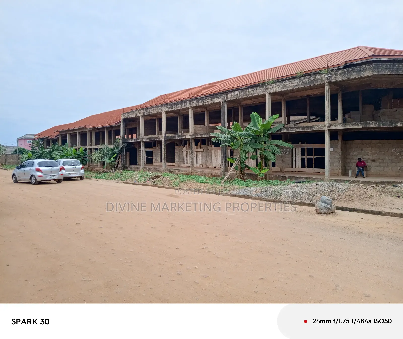20bdrm Block Of Flats In Kingsby Petroleum, Achimota For Sale
