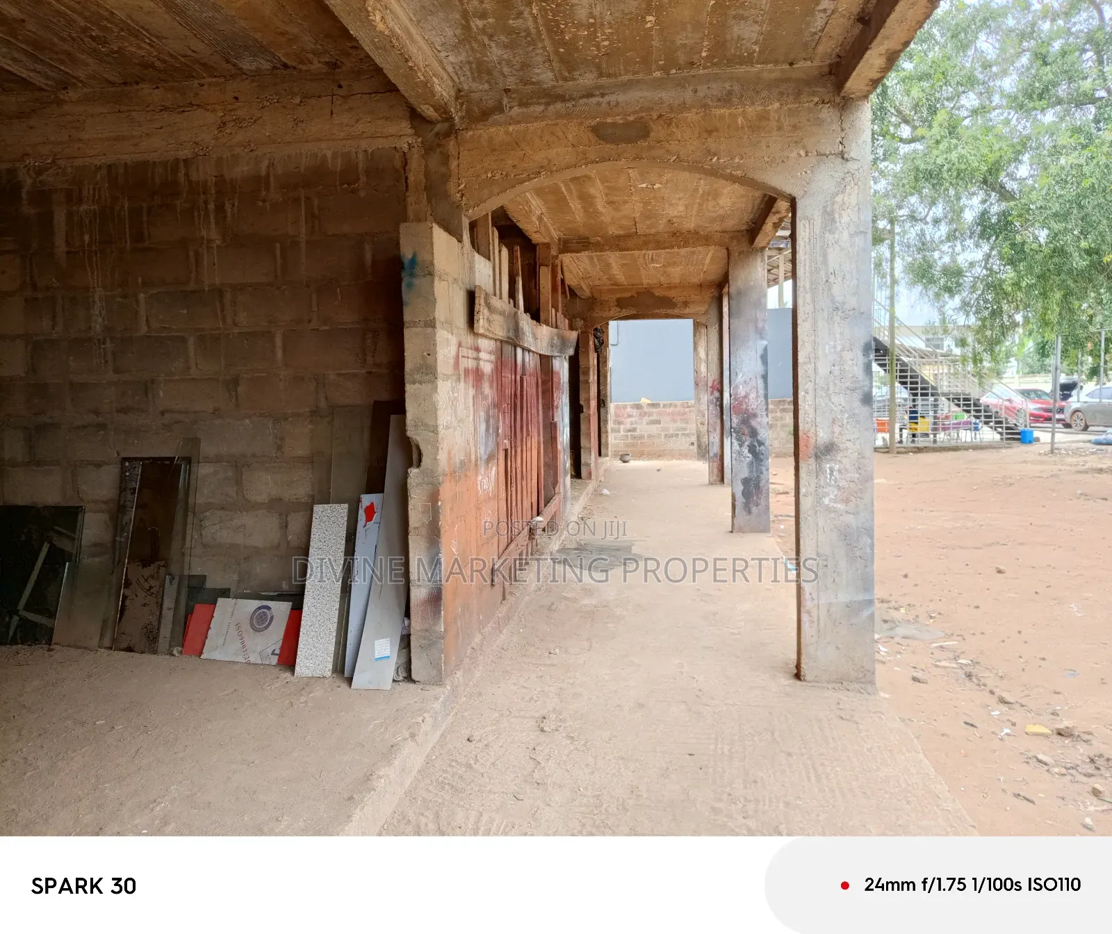 20bdrm Block Of Flats In Kingsby Petroleum, Achimota For Sale