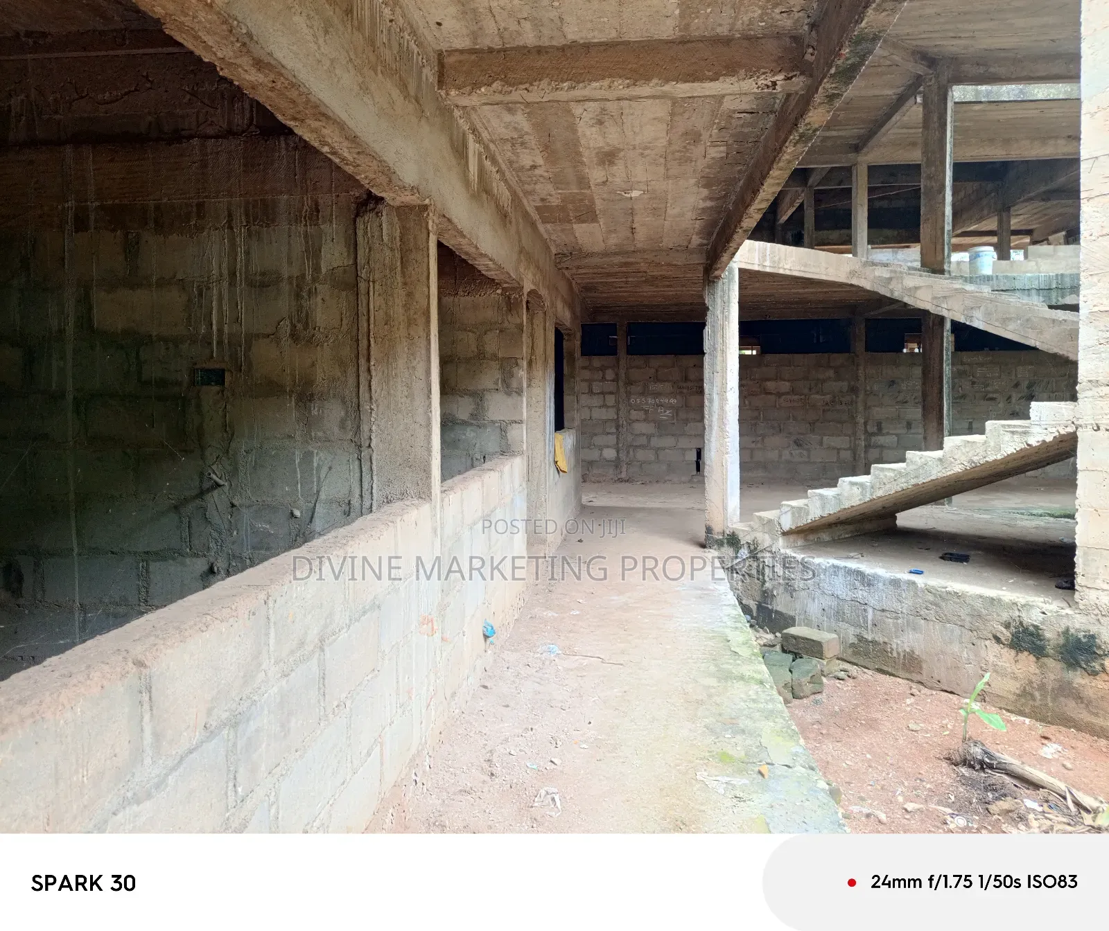 20bdrm Block Of Flats In Kingsby Petroleum, Achimota For Sale