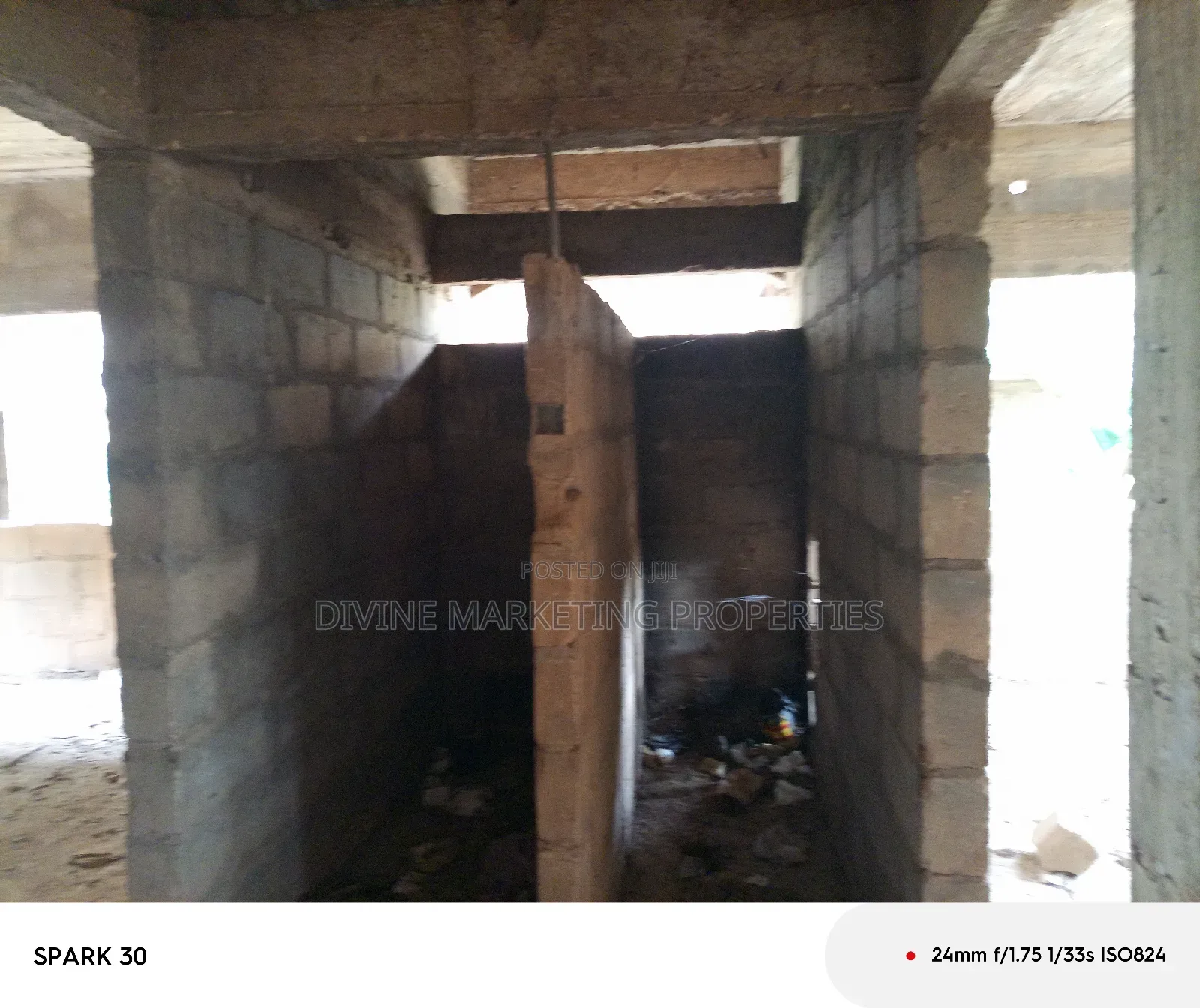 20bdrm Block Of Flats In Kingsby Petroleum, Achimota For Sale