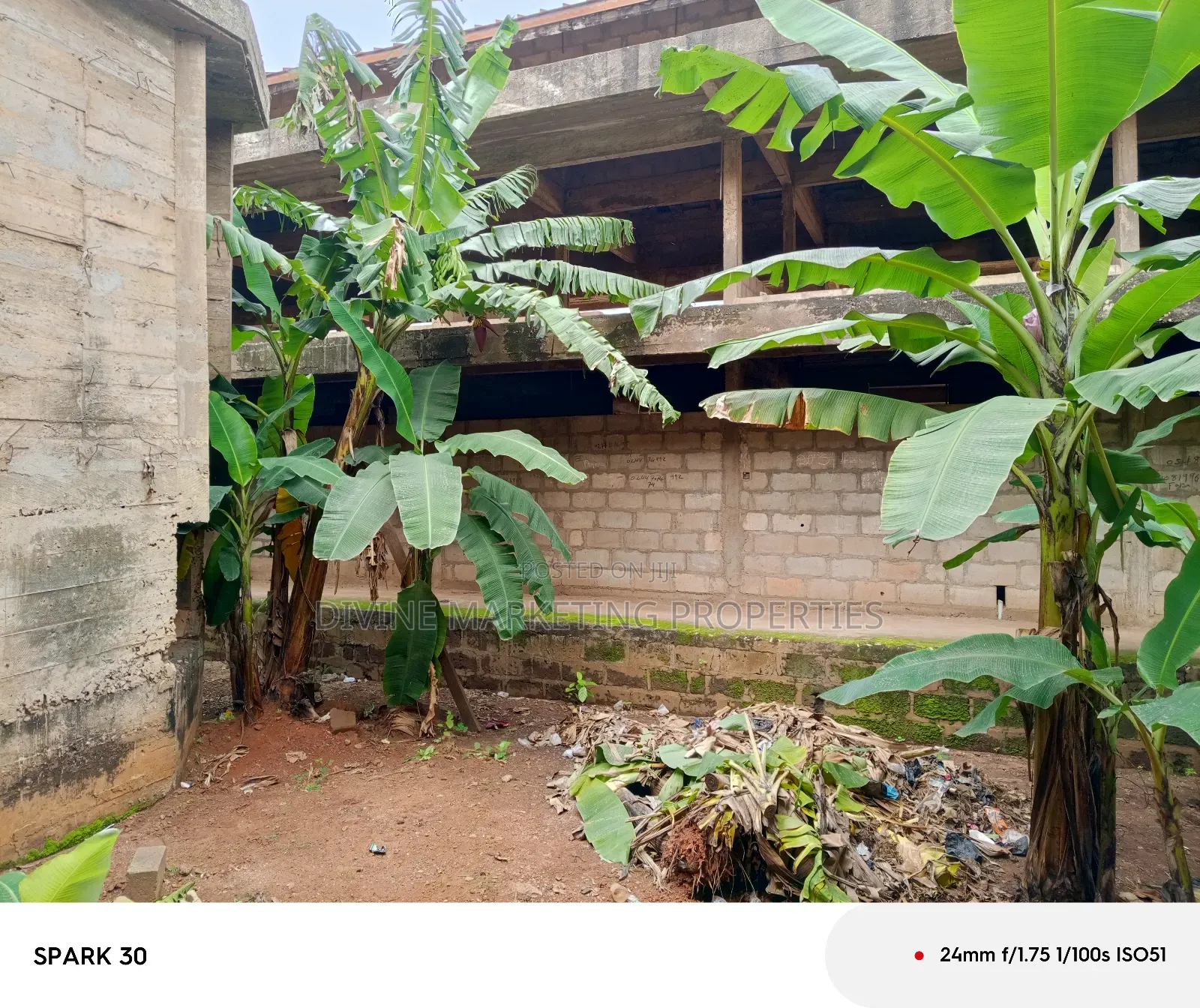 20bdrm Block Of Flats In Kingsby Petroleum, Achimota For Sale